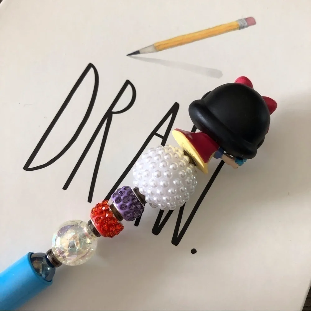 Disney Doorables: Snow White & the 7 dwarfs: Snow White handmade beaded pen